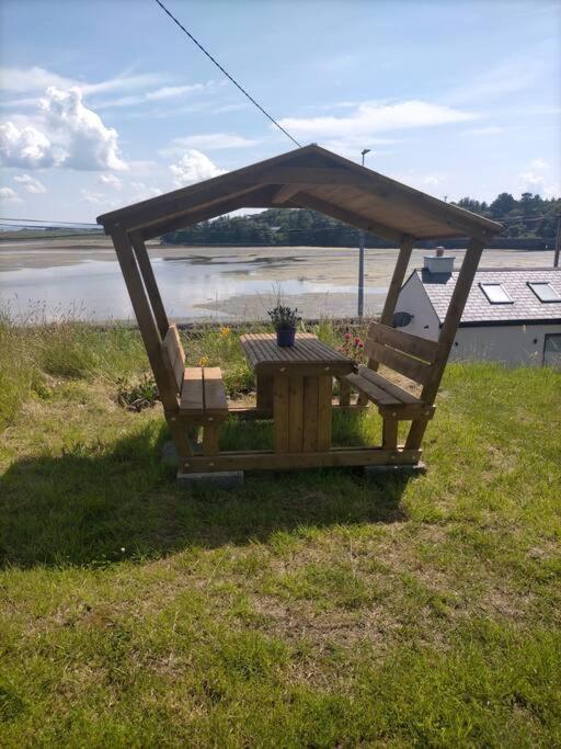 2 Quay Road, Killala. Stunning Sea Front Cottage 外观 照片
