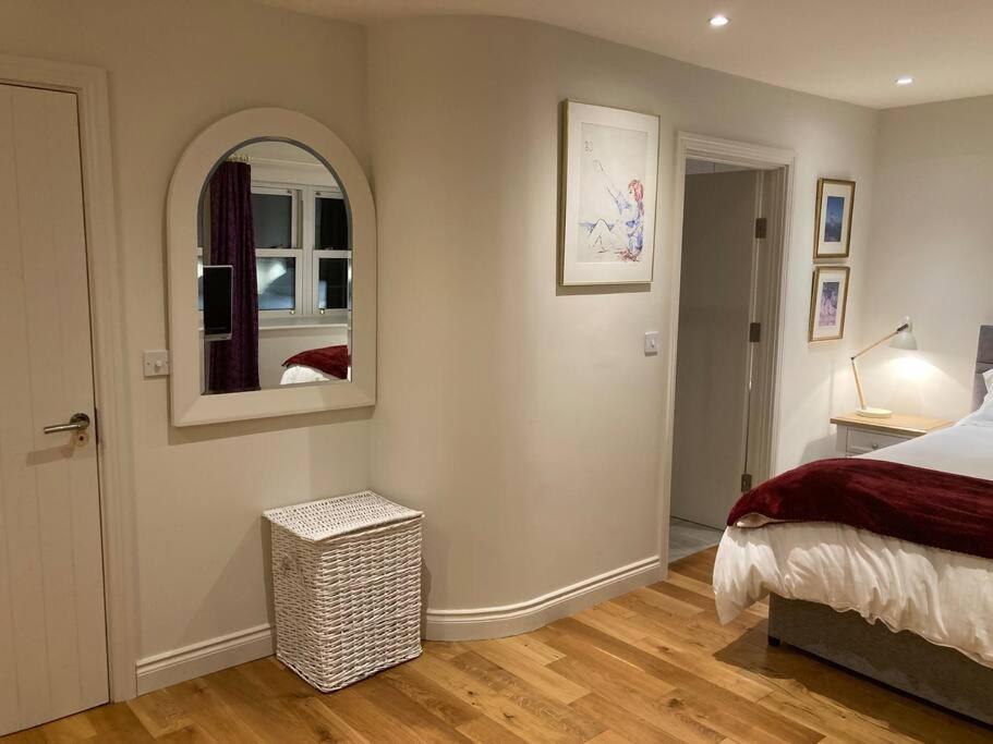 2 Quay Road, Killala. Stunning Sea Front Cottage 外观 照片