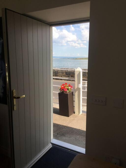 2 Quay Road, Killala. Stunning Sea Front Cottage 外观 照片