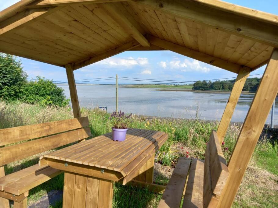 2 Quay Road, Killala. Stunning Sea Front Cottage 外观 照片